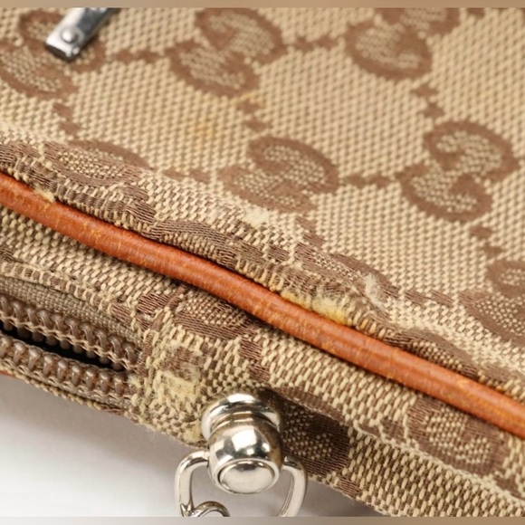 Gucci Mini Zip Pouch with Chain Link Strap - Picture 4 of 4